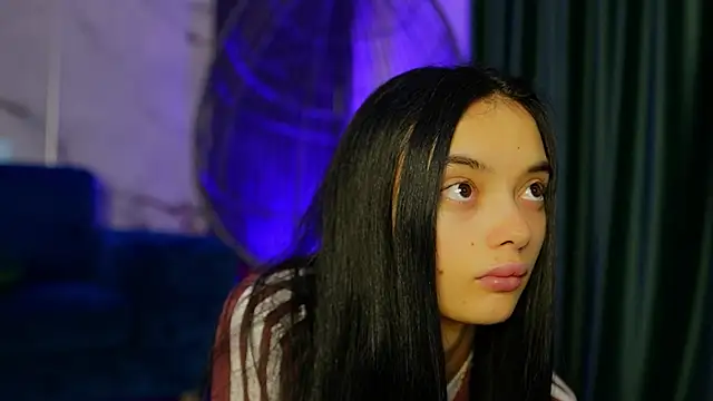 RachelRavee online show from 10-11-25, 04:01