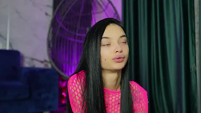 RachelRavee online show from 10-14-25, 04:13