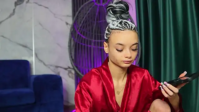 RachelRavee online show from 10-30-25, 05:20