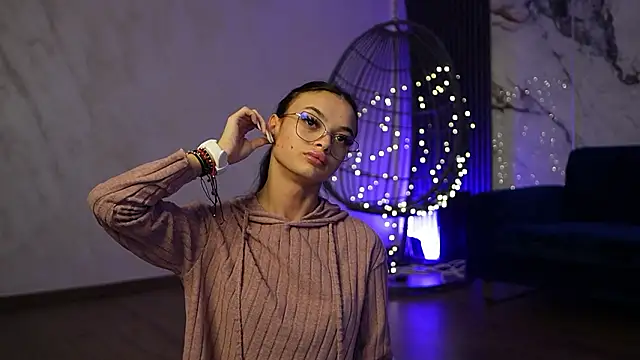 RachelRavee online show from 02-10-26, 05:22