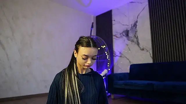 RachelRavee online show from 03-14-26, 05:24