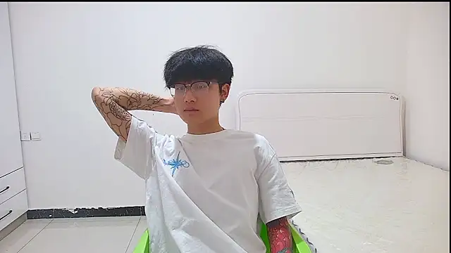 KK-cuteboy online show from 05-20-26, 12:22