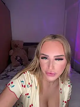 Snapshot of spicycharxx chatting on 10-19-25, 10:10 spicycharxx online show from 10-19-25, 10:10