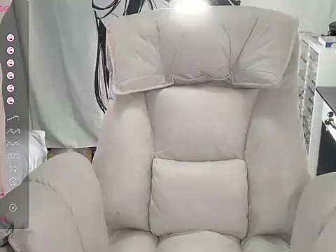 QiQi-779 online show from 10-11-25, 04:44