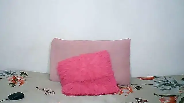 JuicyLipsXx1 online show from 10-20-25, 08:20