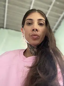 Snapshot of casalskunk chatting on 10-21-25, 06:52 casalskunk online show from 10-21-25, 06:52