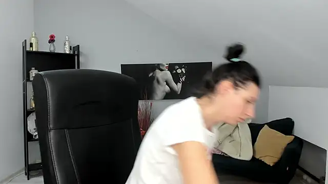 BettyJamess online show from 11-24-25, 04:12