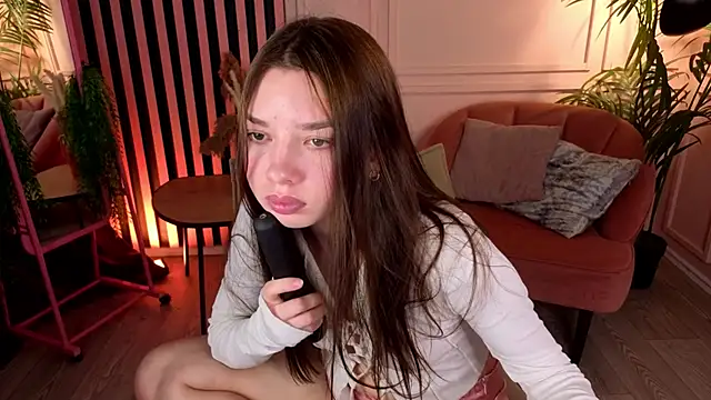 Snapshot of Sandy_Steel chatting on 11-08-25, 09:02 Sandy Steel online show from 11-08-25, 09:02