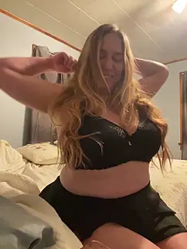 Snapshot of SugarMilkandHoney chatting on 12-20-25, 12:51 SugarMilkandHoney online show from 12-20-25, 12:51