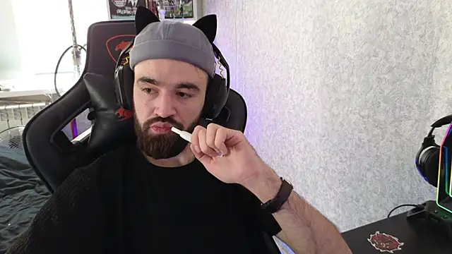 Nik Namee online show from 10-18-25, 09:10