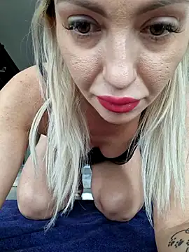 Snapshot of BritanyVegas chatting on 07-04-26, 02:56 BritanyVegas online show from 07-04-26, 02:56