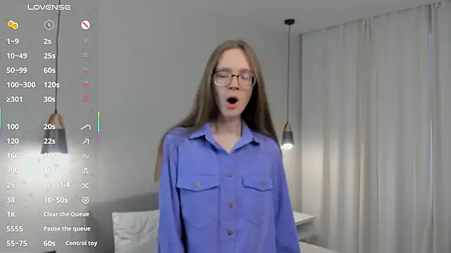 Snapshot of AiFusch chatting on 11-13-25, 08:35 AiFusch online show from 11-13-25, 08:35