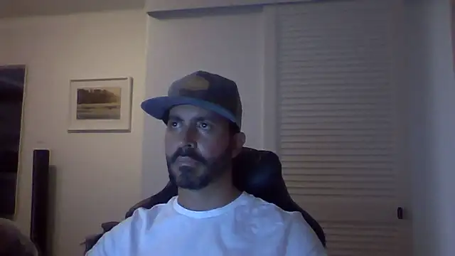 Snapshot of DrDreAu chatting on 11-01-25, 03:52 DrDreAu online show from 11-01-25, 03:52