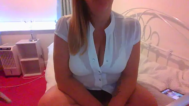 BbwGreenEyes69  online show from 10-09-25, 08:01