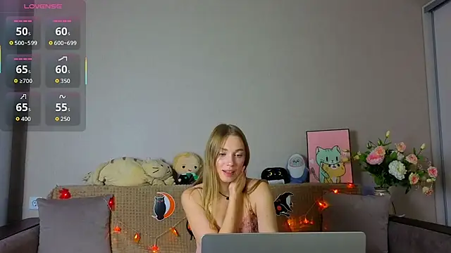 ElizaPurrr online show from 10-26-25, 11:05