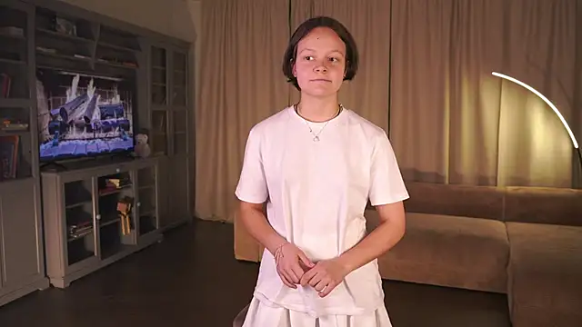 VeliaRogoff online show from 10-20-25, 01:33