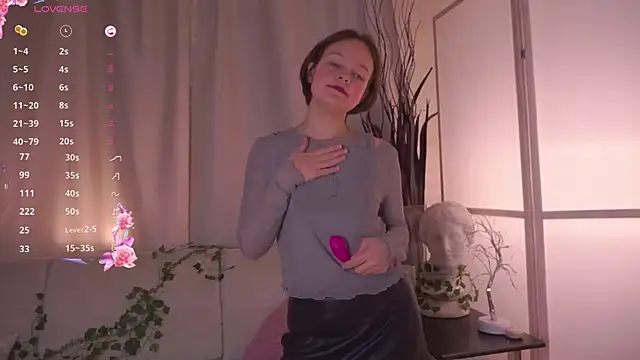 VeliaRogoff online show from 11-07-25, 10:04