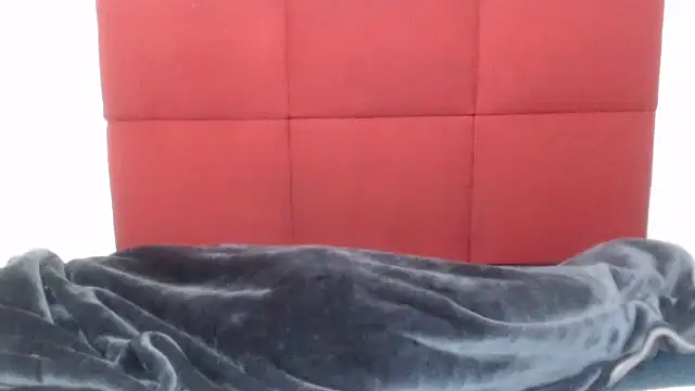 Snapshot of ZuriVixen chatting on 11-25-25, 03:17 ZuriVixen online show from 11-25-25, 03:17