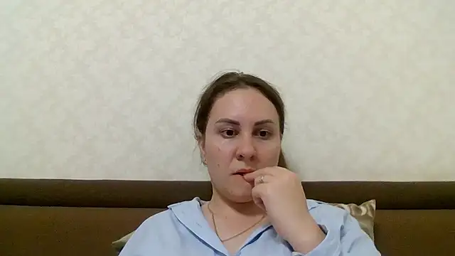 Snapshot of MeadowEyes chatting on 06-07-26, 06:11 MeadowEyes online show from 06-07-26, 06:11