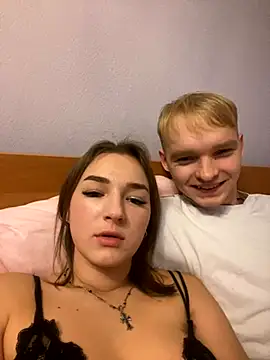 Snapshot of Dabi_002 chatting on 10-14-25, 11:27 Dabi 002 online show from 10-14-25, 11:27