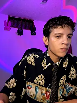 Snapshot of tylernova chatting on 10-12-25, 04:22 tylernova online show from 10-12-25, 04:22