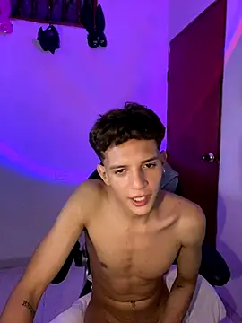 Snapshot of tylernova chatting on 10-14-25, 04:02 tylernova online show from 10-14-25, 04:02