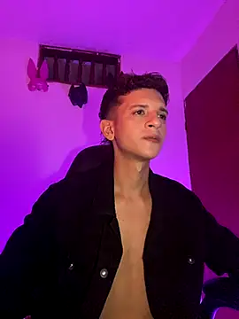 Snapshot of tylernova chatting on 10-16-25, 03:29 tylernova online show from 10-16-25, 03:29