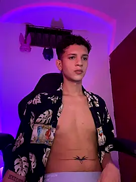 Snapshot of tylernova chatting on 10-22-25, 03:29 tylernova online show from 10-22-25, 03:29