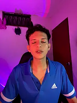 Snapshot of tylernova chatting on 10-29-25, 03:20 tylernova online show from 10-29-25, 03:20