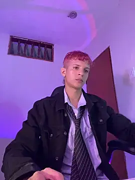 Snapshot of tylernova chatting on 11-12-25, 03:51 tylernova online show from 11-12-25, 03:51