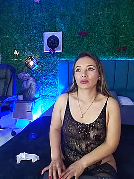 Snapshot of Kiaraa88 chatting on 05-27-26, 08:28 Kiaraa88 online show from 05-27-26, 08:28