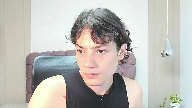 Snapshot of KassMonroe chatting on 05-10-26, 12:32 KassMonroe online show from 05-10-26, 12:32