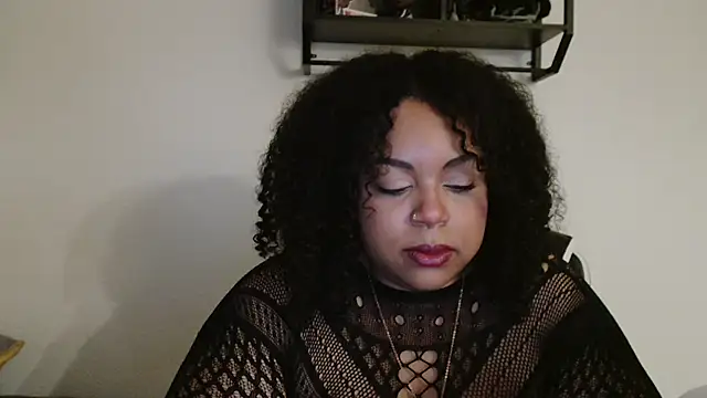 Snapshot of KalaniRose chatting on 10-28-25, 06:17 KalaniRose online show from 10-28-25, 06:17