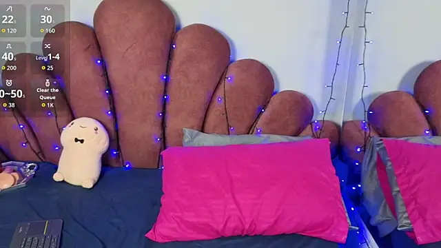 CHIARAJJONES online show from 01-14-26, 01:06