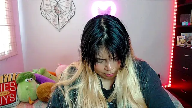 EllieMoonX online show from 03-11-26, 08:15