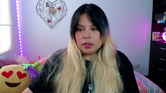 EllieMoonX online show from 04-10-26, 10:03