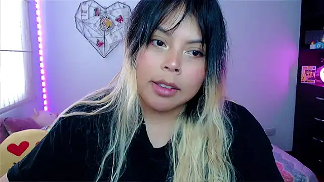 EllieMoonX online show from 04-13-26, 10:15