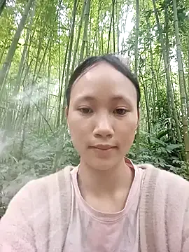 Snapshot of minachao- chatting on 12-18-25, 07:58 minachao- online show from 12-18-25, 07:58