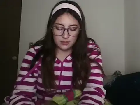 Snapshot of Mar_00c chatting on 10-22-25, 05:08 Mar 00c online show from 10-22-25, 05:08