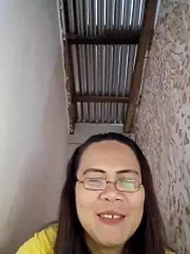 Snapshot of erma_joy chatting on 10-26-25, 08:31 erma joy online show from 10-26-25, 08:31