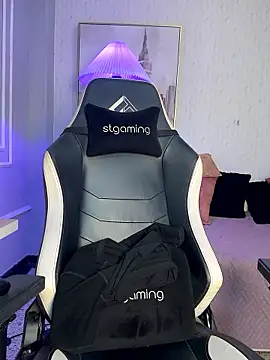 Snapshot of HoneyMollyX chatting on 10-25-25, 01:07 HoneyMollyX online show from 10-25-25, 01:07