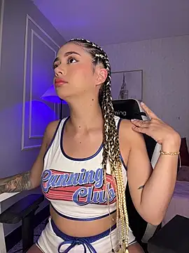 Snapshot of HoneyMollyX chatting on 11-23-25, 01:00 HoneyMollyX online show from 11-23-25, 01:00