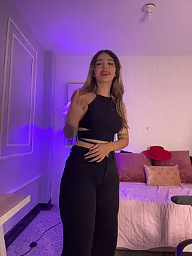 Snapshot of HoneyMollyX chatting on 01-07-26, 01:13 HoneyMollyX online show from 01-07-26, 01:13