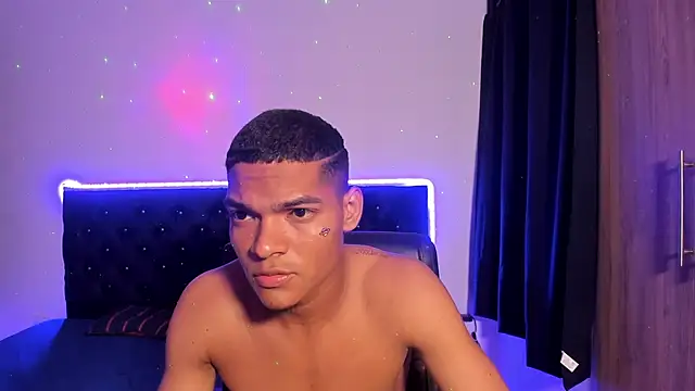 Snapshot of isaac_master77 chatting on 10-09-25, 04:54 isaac master77 online show from 10-09-25, 04:54