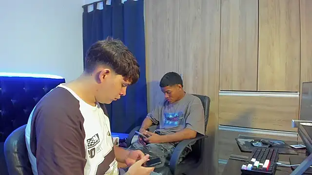 Snapshot of isaac_master77 chatting on 11-07-25, 03:39 isaac master77 online show from 11-07-25, 03:39