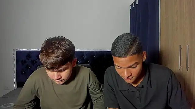 Snapshot of isaac_master77 chatting on 11-16-25, 03:23 isaac master77 online show from 11-16-25, 03:23