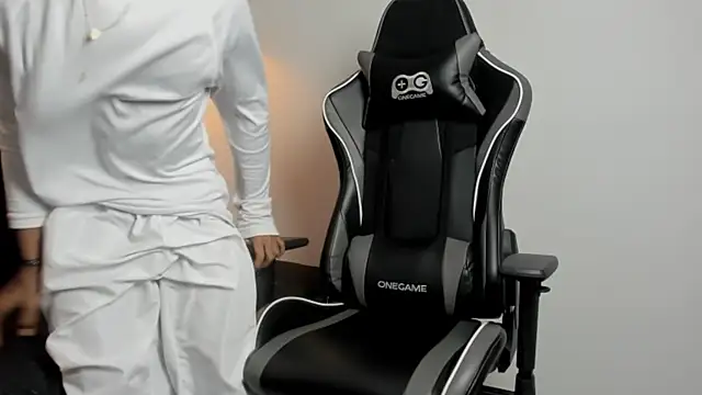 Snapshot of ryder_cum23 chatting on 10-12-25, 09:36 ryder cum23 online show from 10-12-25, 09:36