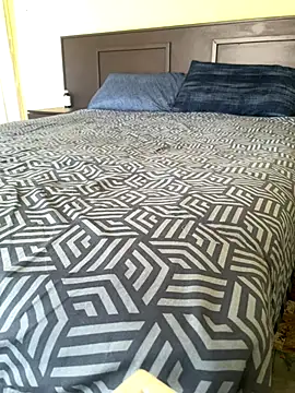 Snapshot of BIGXMELLOW chatting on 11-22-25, 10:47 BIGXMELLOW online show from 11-22-25, 10:47