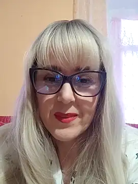 Snapshot of Amelialove42 chatting on 10-31-25, 01:56 Amelialove42 online show from 10-31-25, 01:56