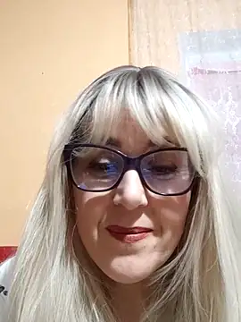 Amelialove42 online show from 11-11-25, 07:47